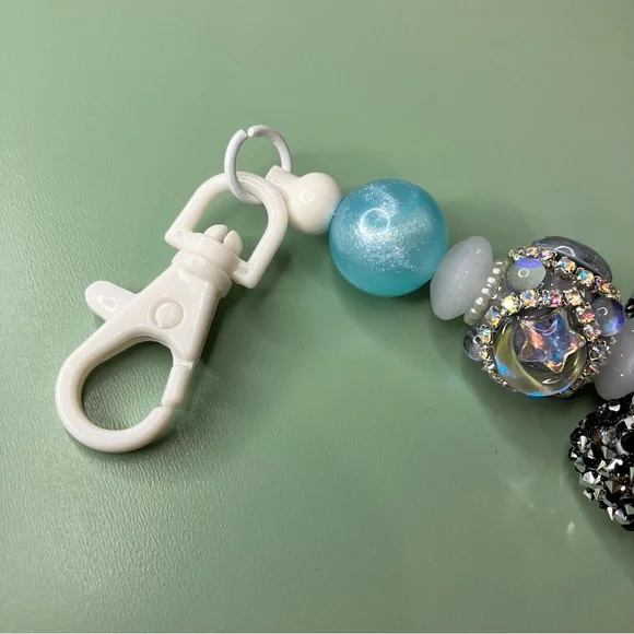 Fancy Handpainted Bow Handmade Beaded Keychain Pen - Picture 5 of 6